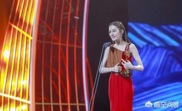 为什么有人说湖南卫视让迪丽热巴李易峰包揽大奖,看似力捧实则为他们招黑?