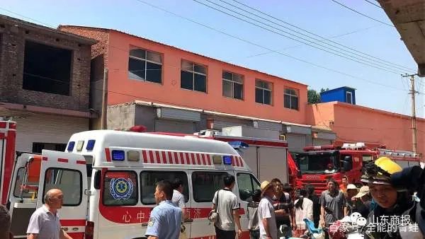 永安一村民在建房坍塌,致8死2伤,从这起惨剧中该吸取哪些教训?