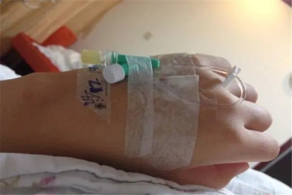山西1岁男童打点滴后死亡,这么小的孩子能打点滴吗?