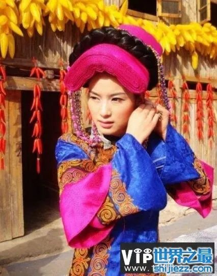 彝族第一美女:玛嘿阿依,选美大赛上惊艳众人(多图)