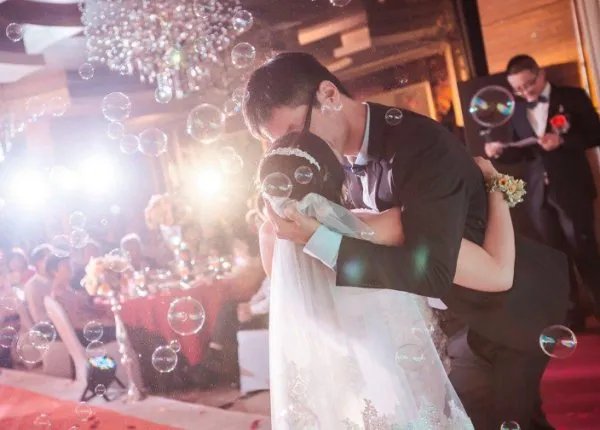 婚礼和葬礼一起举行叫什么?