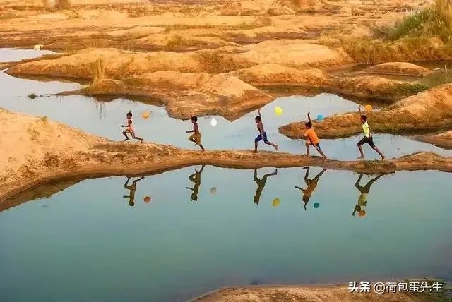 老人在树林里做见不得人的事