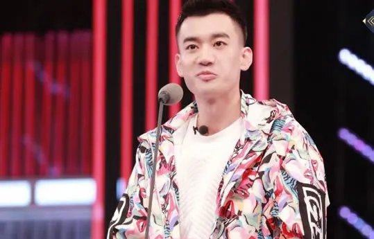 庞博吐槽李佳琦经过及原因:脱口秀庞博是哪里人及资料