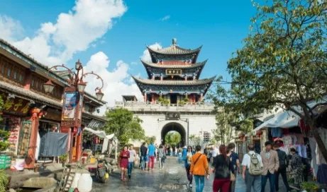 大理辱骂游客女店员道歉,此件事的前因后果是什么?