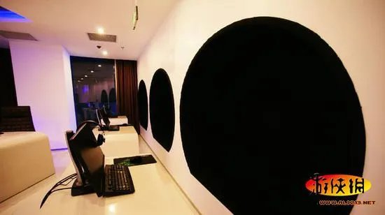 北京最土豪网吧:进门费5000元 每小时69元