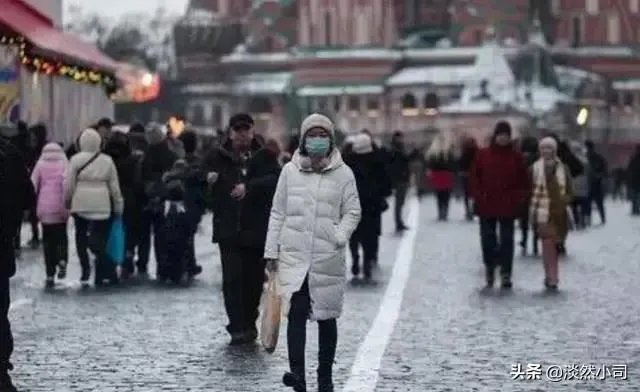 美国确诊人数从前天的35000直降到26000，是真的吗？
