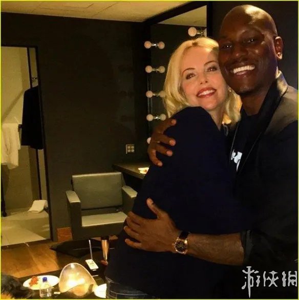 《速度与激情8》首发海报 范迪塞尔遥望前路形单影只