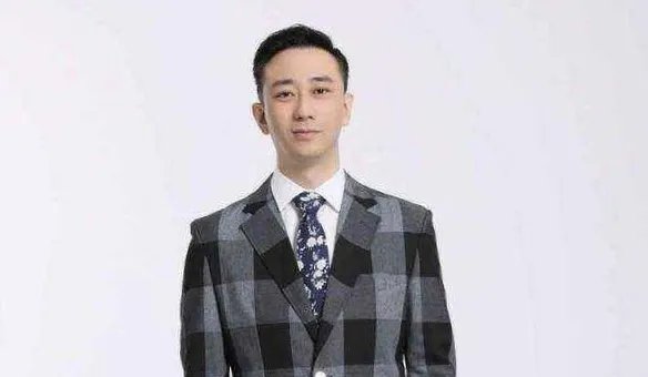 王漫妮回老家相亲,相亲对象竟然是王自健,看到他你第一反应是什么?