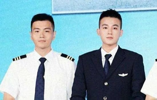 《中国机长》欧豪与副驾驶原型撞脸,你怎么看?