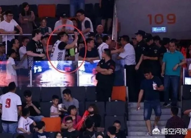 辽粤之战G4,广东主场出现球迷冲突互殴,你怎么看球迷的行为?