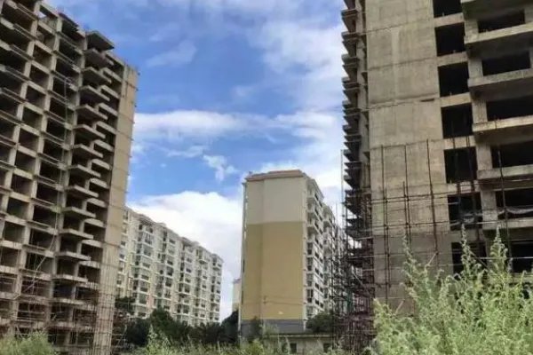 富豪花七百亿大手笔建第一高楼却变烂尾楼,对此你怎么看?