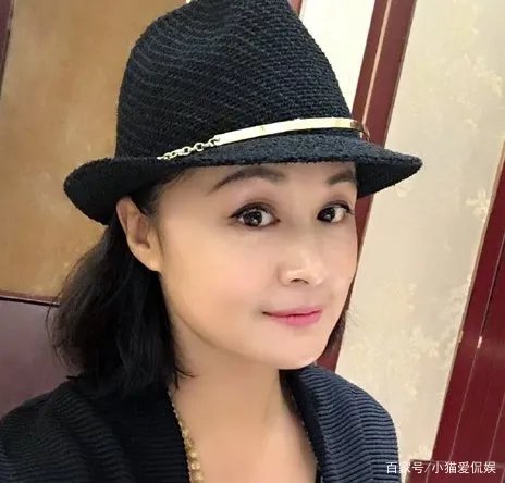 于月仙车祸去世,四人同乘一辆车,唯独她当场去世,谁来承担这起事故责任?