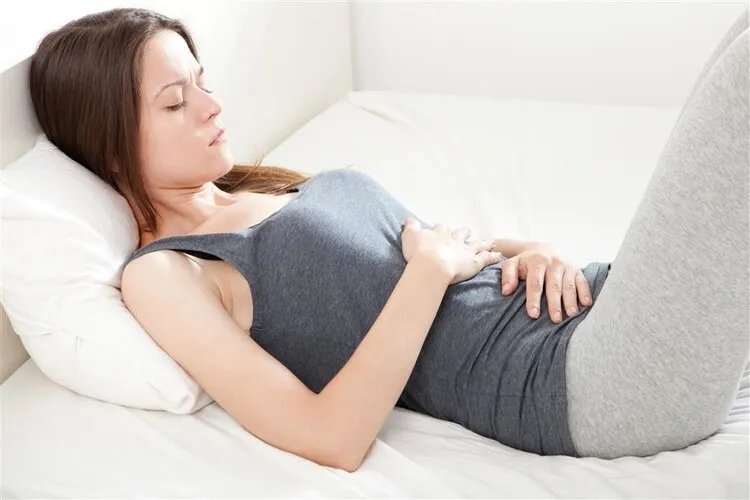 高校男生体验女生生理痛：女生生理痛到底有多痛？