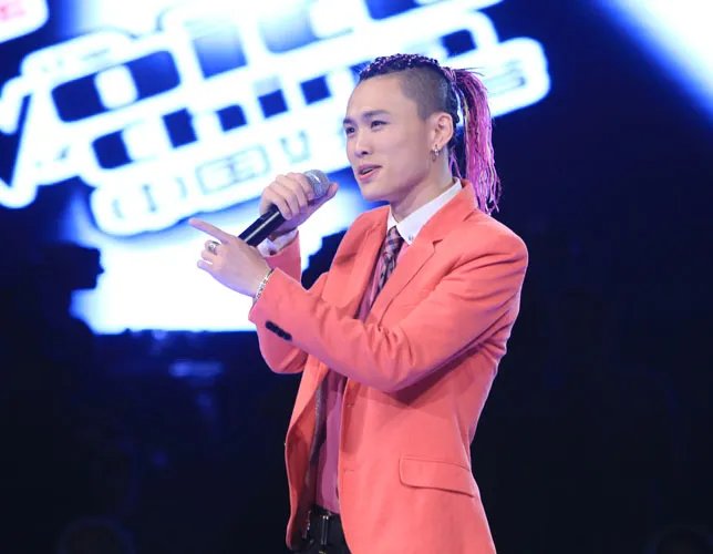 中国好声音张伟是第几期的 张伟老婆照片资料
