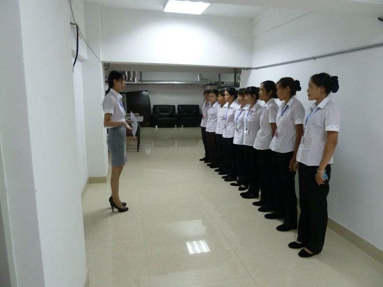 小区物业不作为业主集体送锦旗,题的字为什么笑翻网友?
