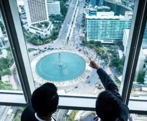 上海空姐骗走亲友900万,她是怎么做的?