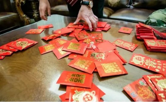 被份子钱掏空的年轻人,7天长假8个婚礼,为此你怎么看?