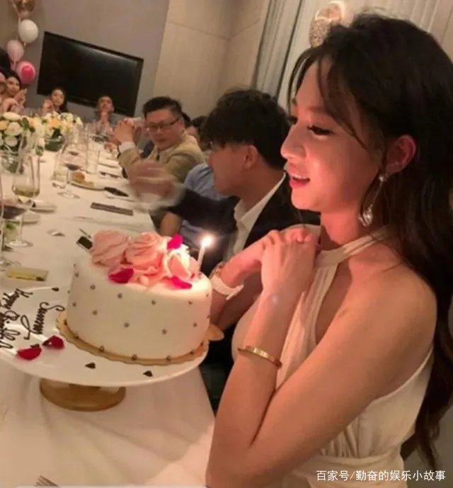 林采缇穿浴袍约会已婚富商,现在怎么样了?