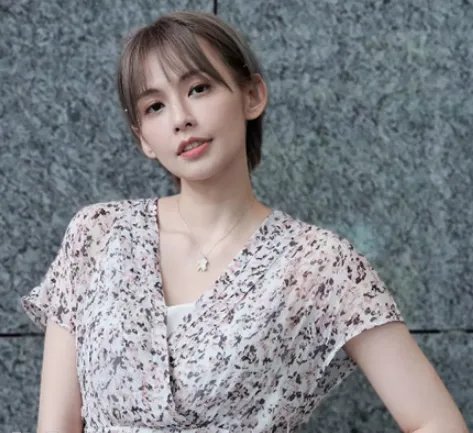 《我们不能是朋友》韩可菲是谁演的?扮演者个人资料介绍