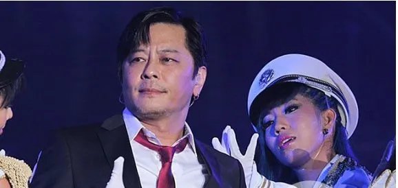 王杰的嗓子是被谁下的毒？是不是得罪了谁？