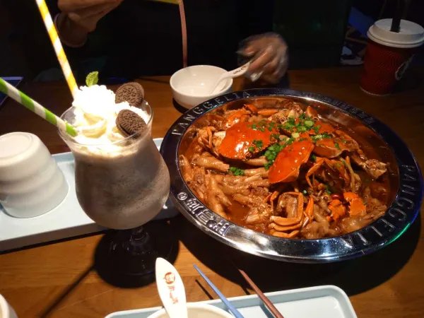 胖哥俩肉蟹煲创始人鞠躬致歉,你觉得这样的道歉有诚意吗?