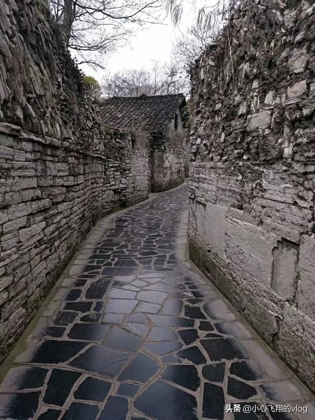 游某一地,在当地租房住一个月,然后深度游,可行吗?有何好建议?