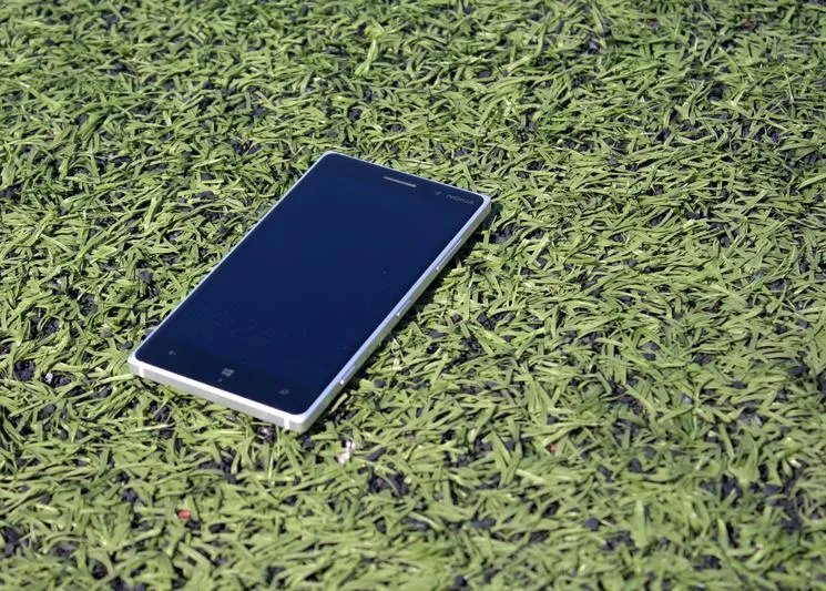 昔日巨头遗作 诺基亚WP8.1版Lumia 830评测