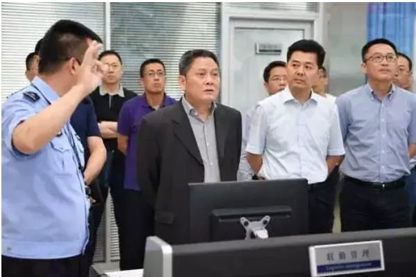 上海市公安局原局长龚道安被批捕,他曾担任过哪些职位?
