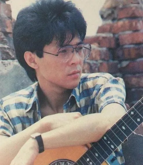 姜育恒经典歌曲有哪些(精选50首姜育恒歌曲)