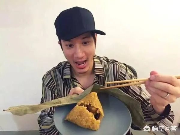 王力宏身家过亿却穿破洞袜子,是真的吗?你怎么看?