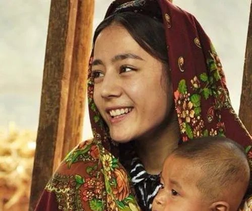 你们觉得小迪更美还是baby更美?