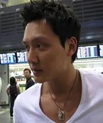 冯绍峰是富二代吗父亲冯月平照片大全 冯绍峰妈妈哪里人图