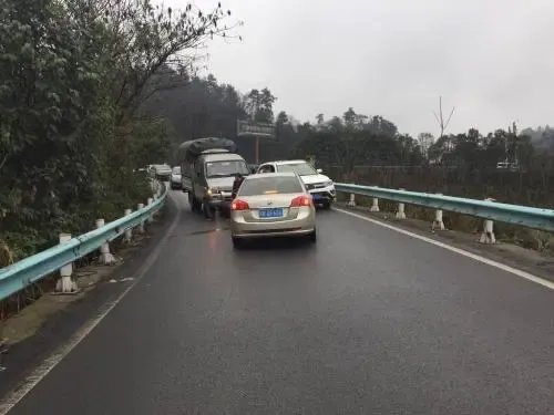 司机在高速逆行6公里,还以为是别人开反了,高速逆行有哪些安全隐患?