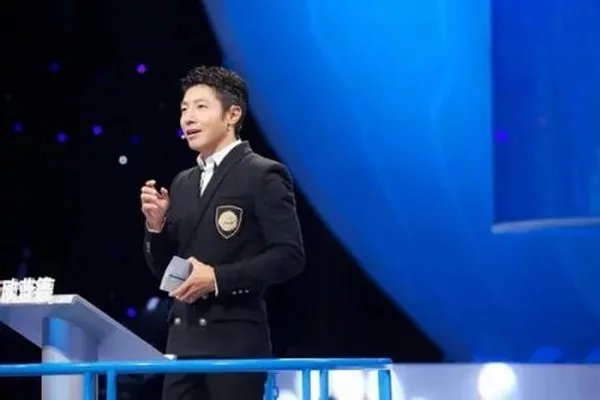 撒贝宁小尼变身手语老师,所以他们手语究竟表达了什么?
