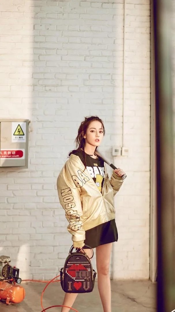 你们觉得小迪更美还是baby更美?
