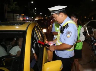 援鄂女护士与男友双双被撞身亡,肇事司机会被如何惩罚?