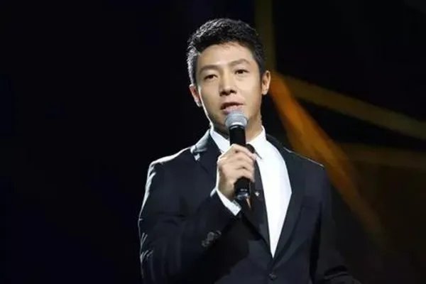 撒贝宁小尼变身手语老师,所以他们手语究竟表达了什么?