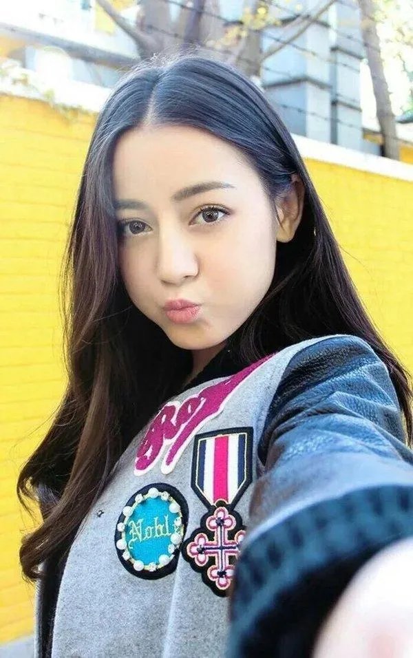 你们觉得小迪更美还是baby更美?
