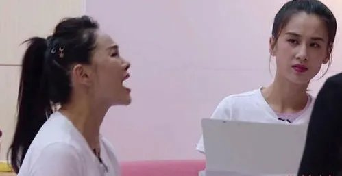 伊能静黄圣依张萌一组,三人刚训练就出现问题?