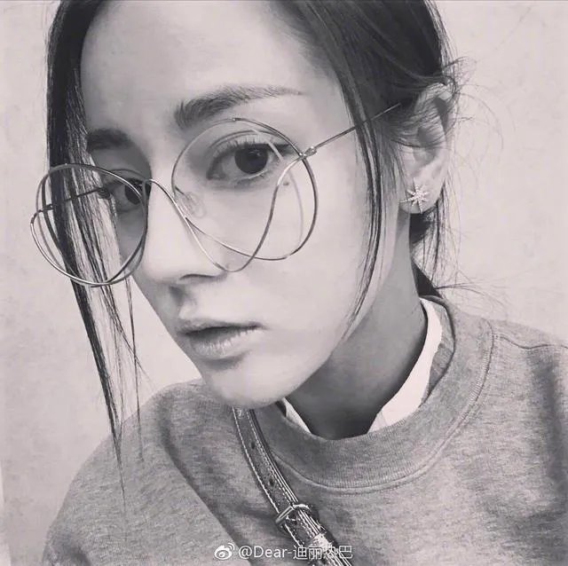 你们觉得小迪更美还是baby更美?