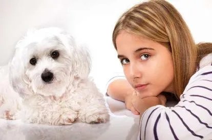 被小狗抓了一道红印会得狂犬病吗 狂犬病的发病原因