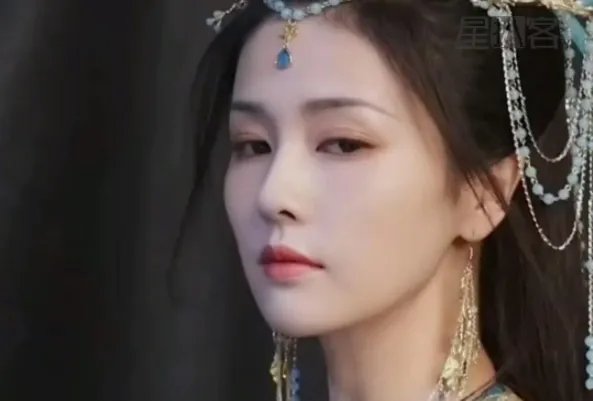 网络用语亏内是什么意思:开心快乐(也有窥探内部的意思)