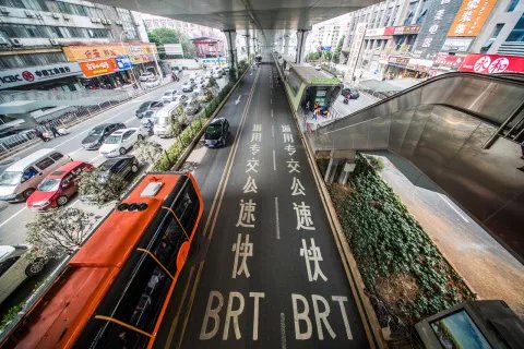 机动车城市快速路违法占用应急车道扣几分