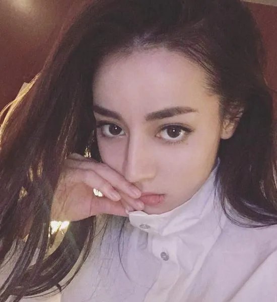 你们觉得小迪更美还是baby更美?