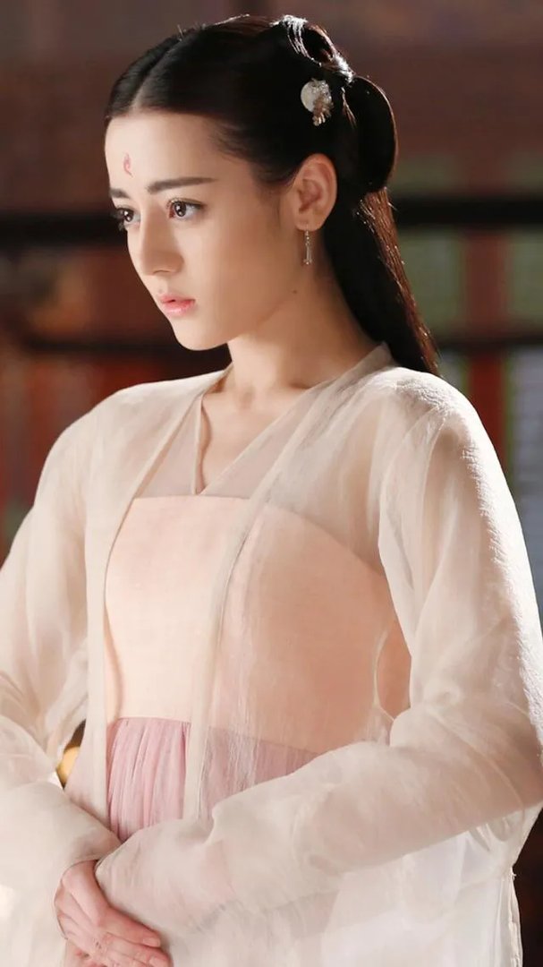 你们觉得小迪更美还是baby更美?