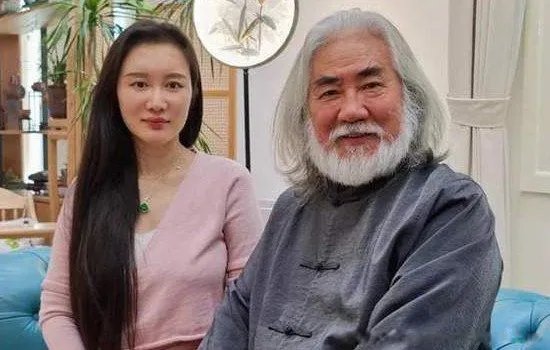 张纪中三任妻子简历 和现任老婆杜星霖相差30岁