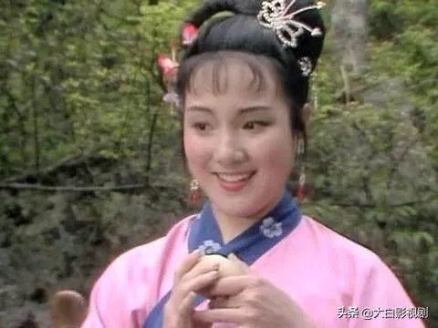 《西游记》中,白骨精给唐僧送饭,目的是什么?