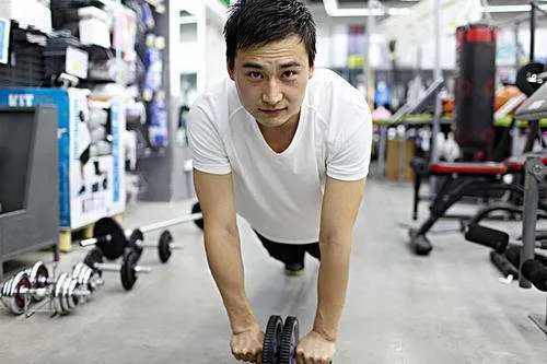 安倍辞职后频繁出入医院，有什么保持健康的小妙招